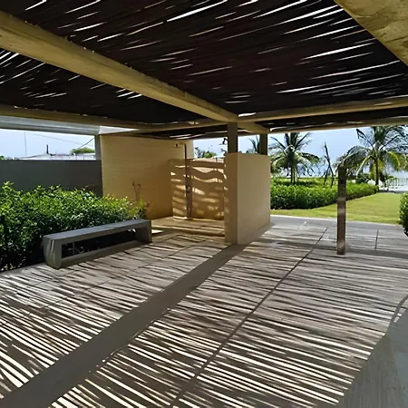 Acceso Directo Al Mar Con Piscina Apartamento