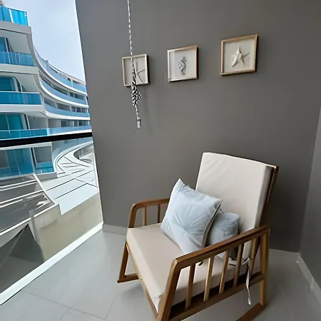 Acceso Directo Al Mar Con Piscina Apartamento