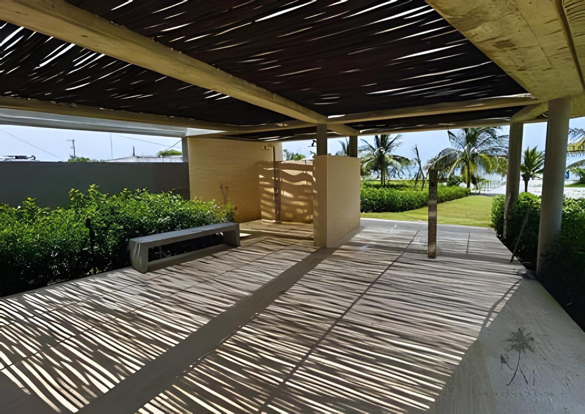 Acceso Directo Al Mar Con Piscina Apartamento
